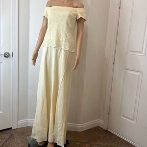 Cachet Dress Pale Yellow Off Shoulder Maxi Sheer Floral Cropped Lace Top Size 10